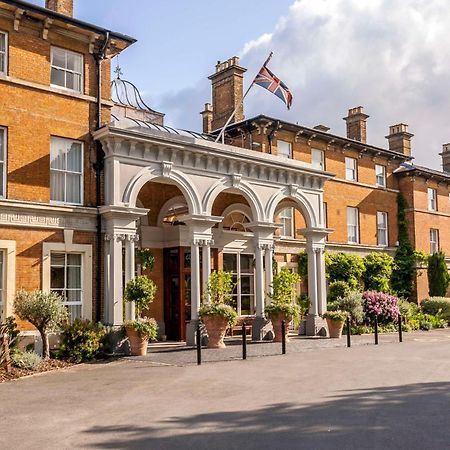 Oatlands Park Hotel Вейбридж Екстер'єр фото