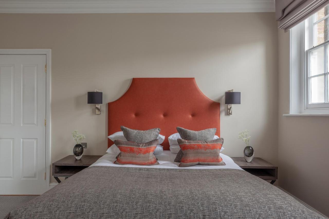 Oatlands Park Hotel Вейбридж Екстер'єр фото