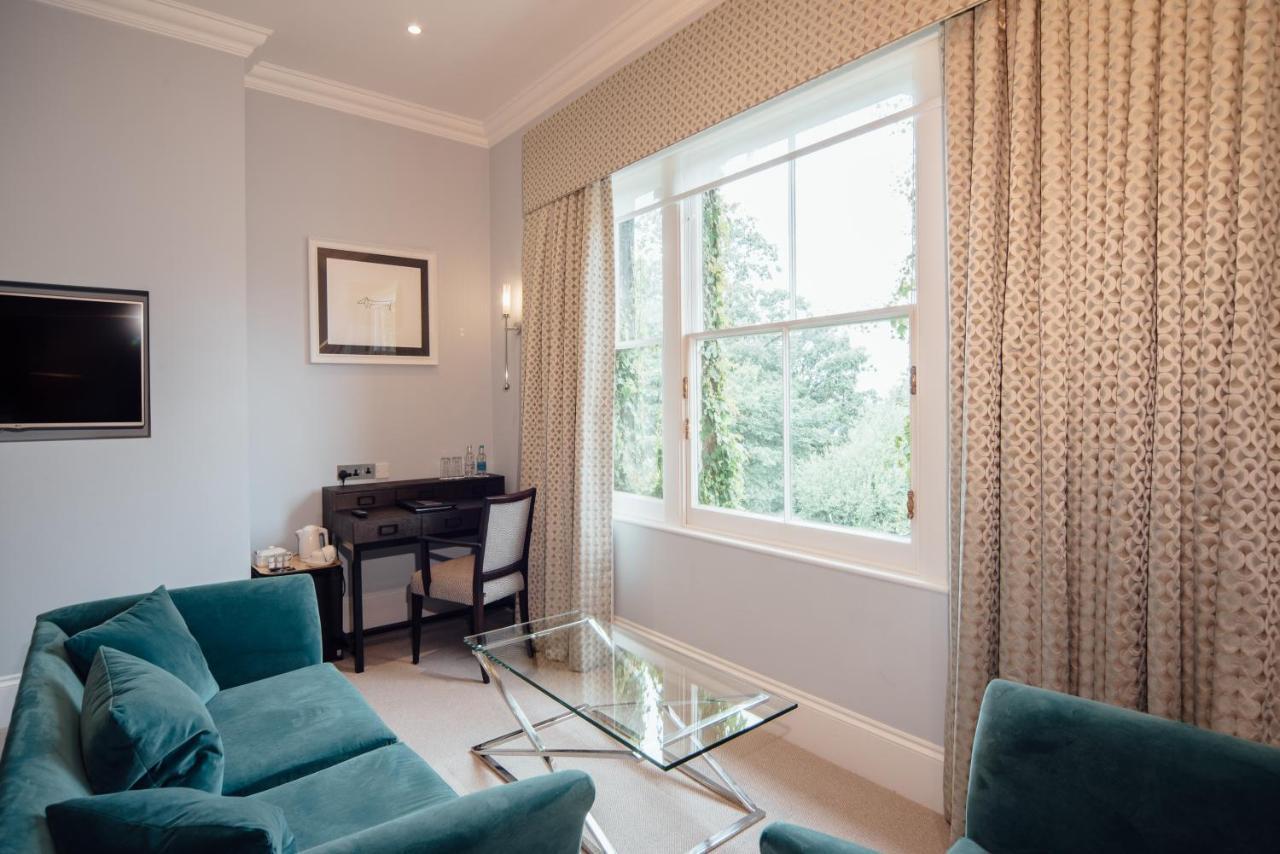 Oatlands Park Hotel Вейбридж Екстер'єр фото