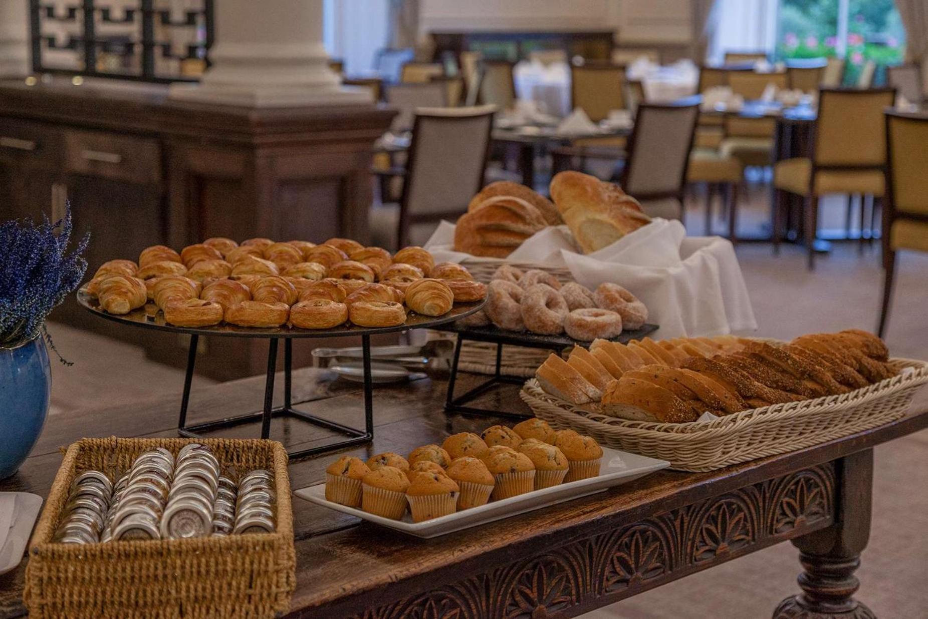Oatlands Park Hotel Вейбридж Екстер'єр фото