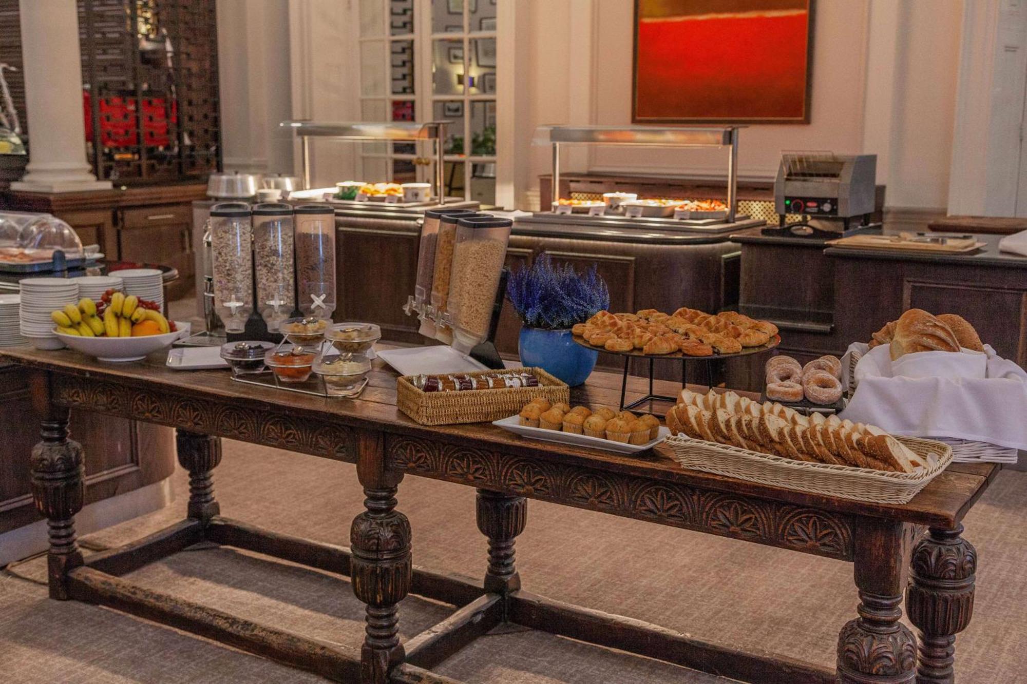 Oatlands Park Hotel Вейбридж Екстер'єр фото