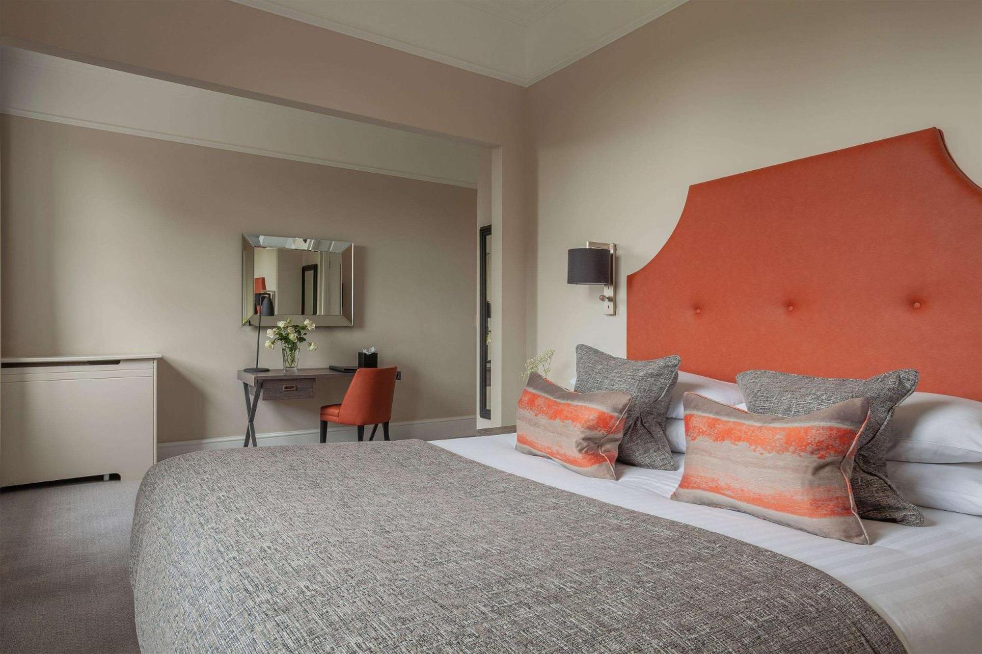 Oatlands Park Hotel Вейбридж Екстер'єр фото
