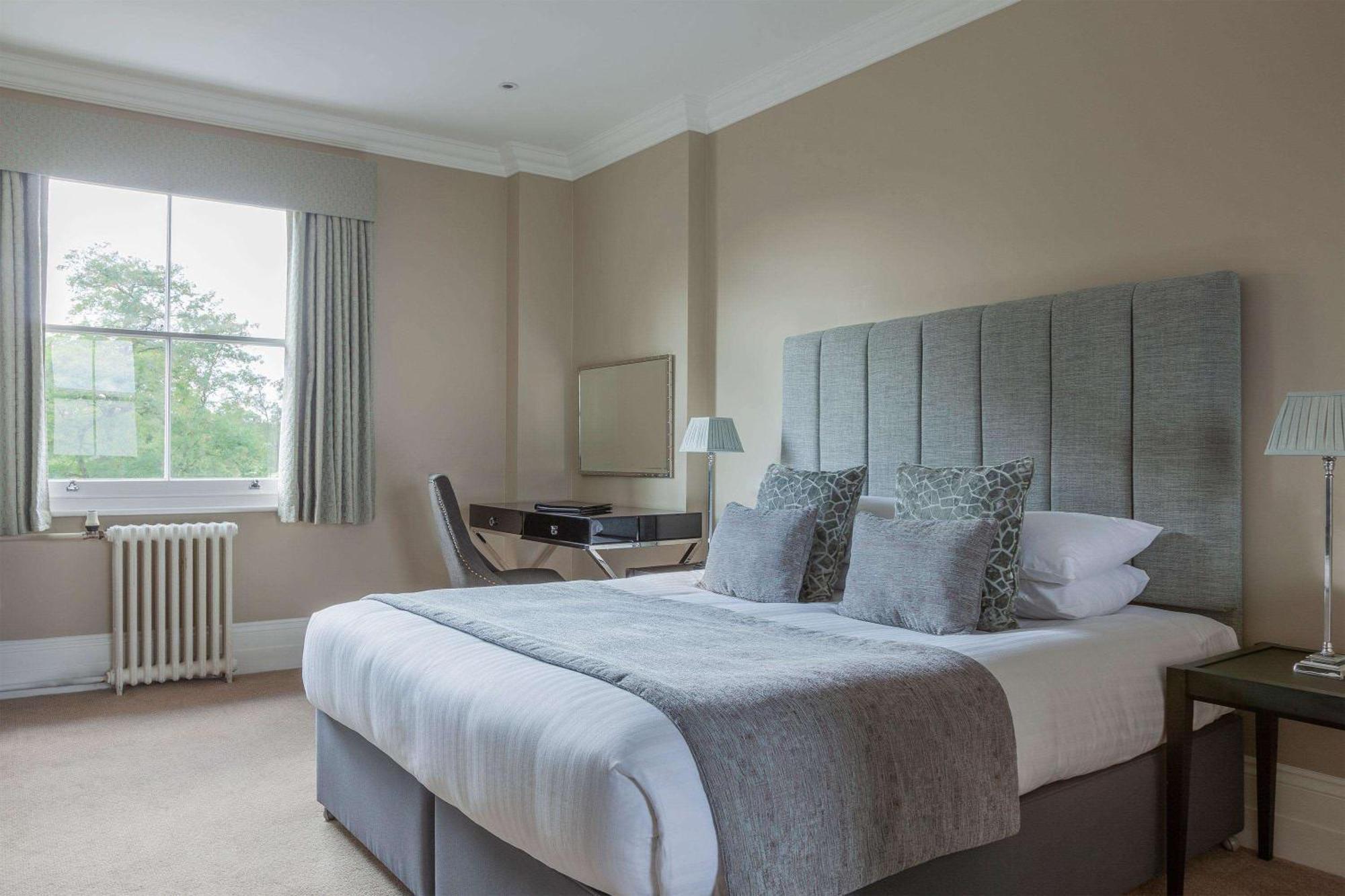 Oatlands Park Hotel Вейбридж Екстер'єр фото