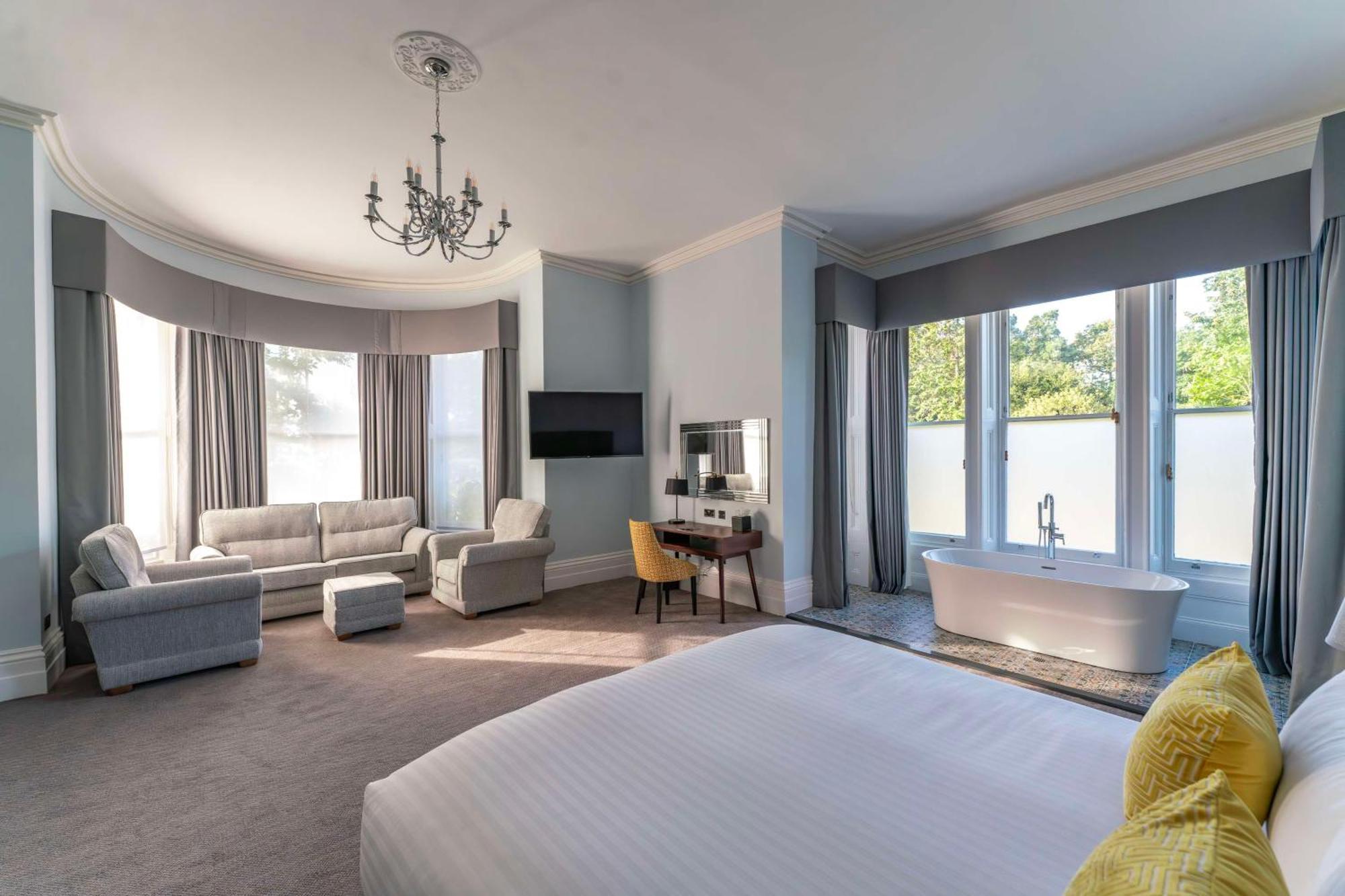 Oatlands Park Hotel Вейбридж Екстер'єр фото