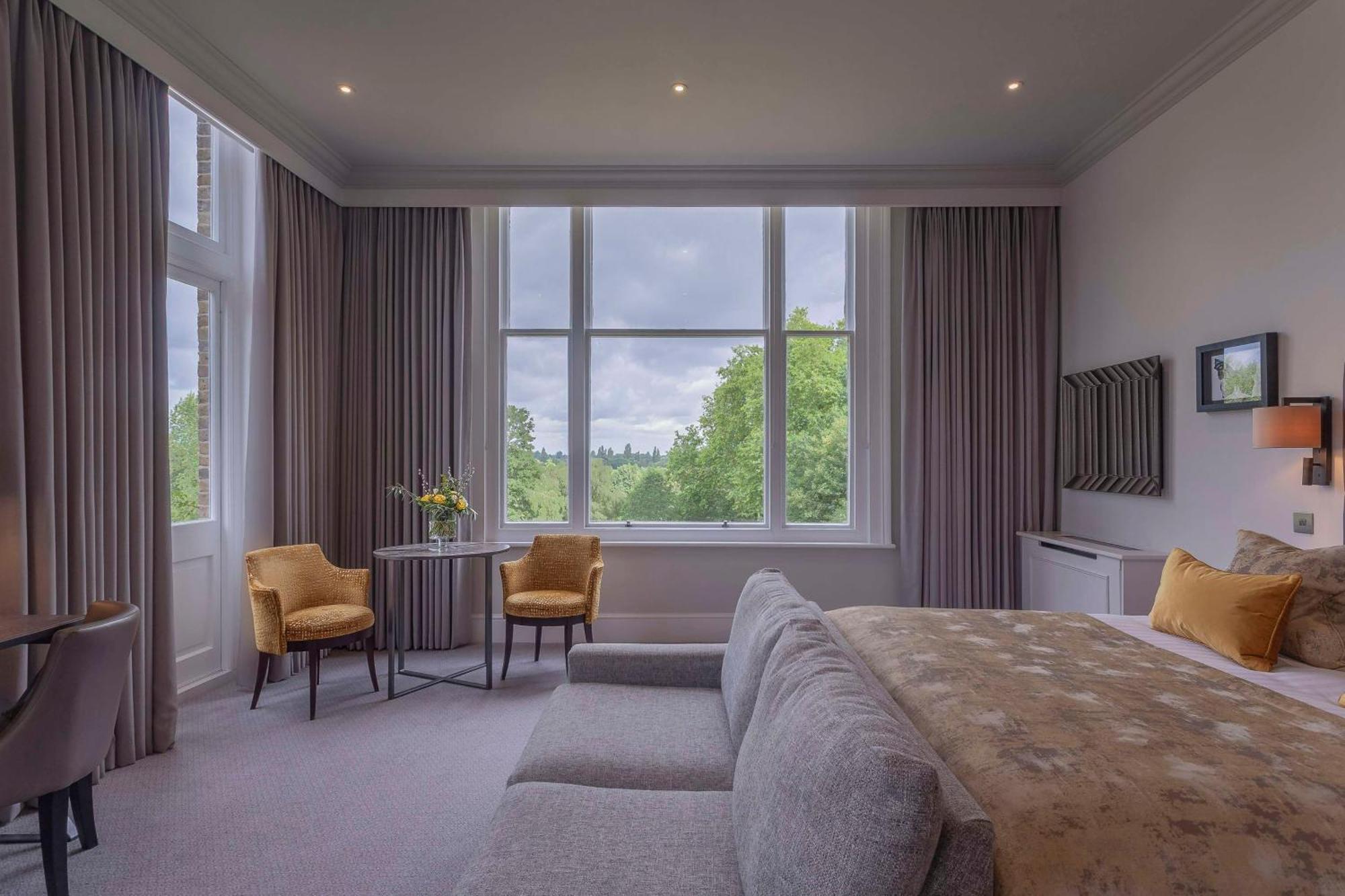 Oatlands Park Hotel Вейбридж Екстер'єр фото