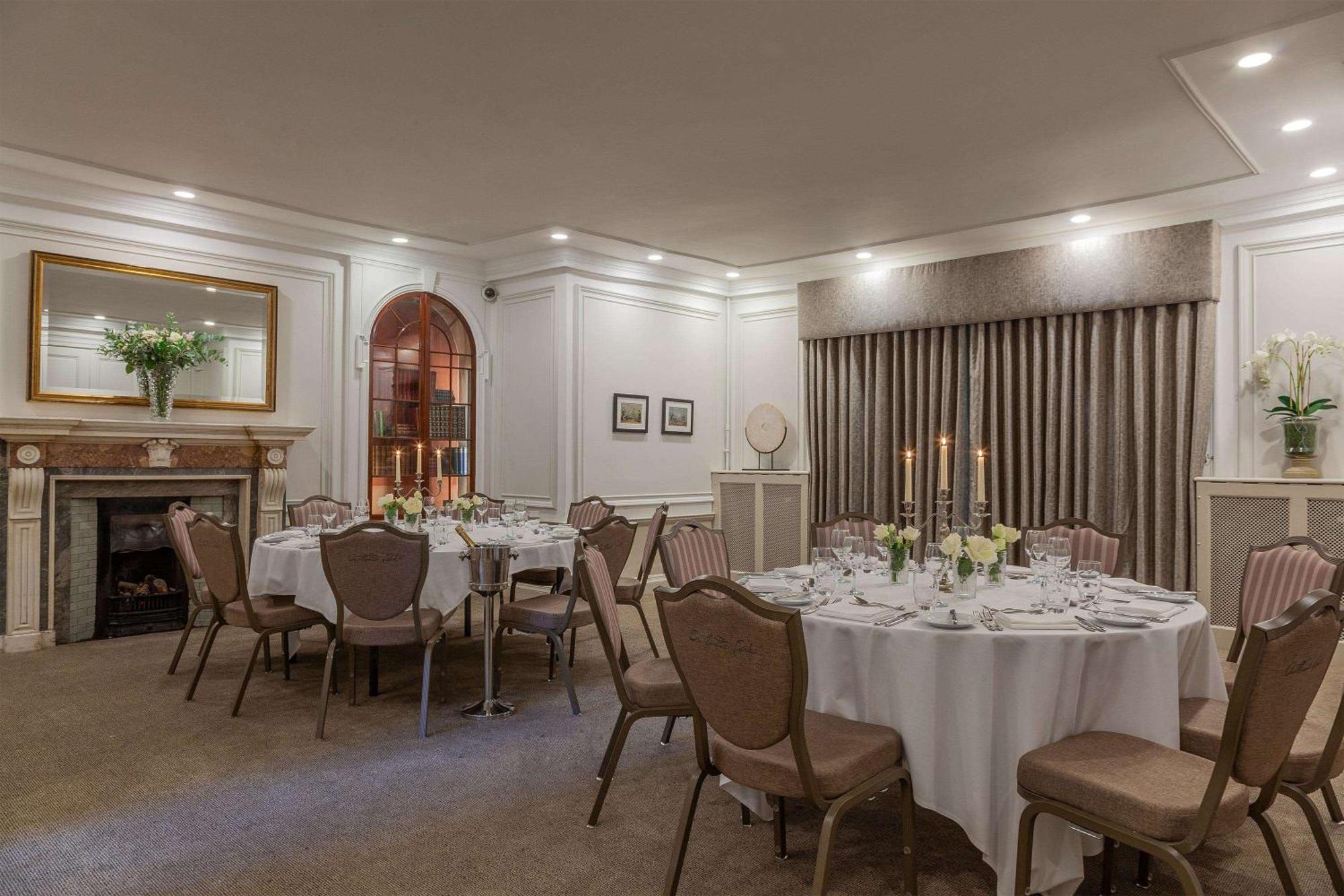 Oatlands Park Hotel Вейбридж Екстер'єр фото