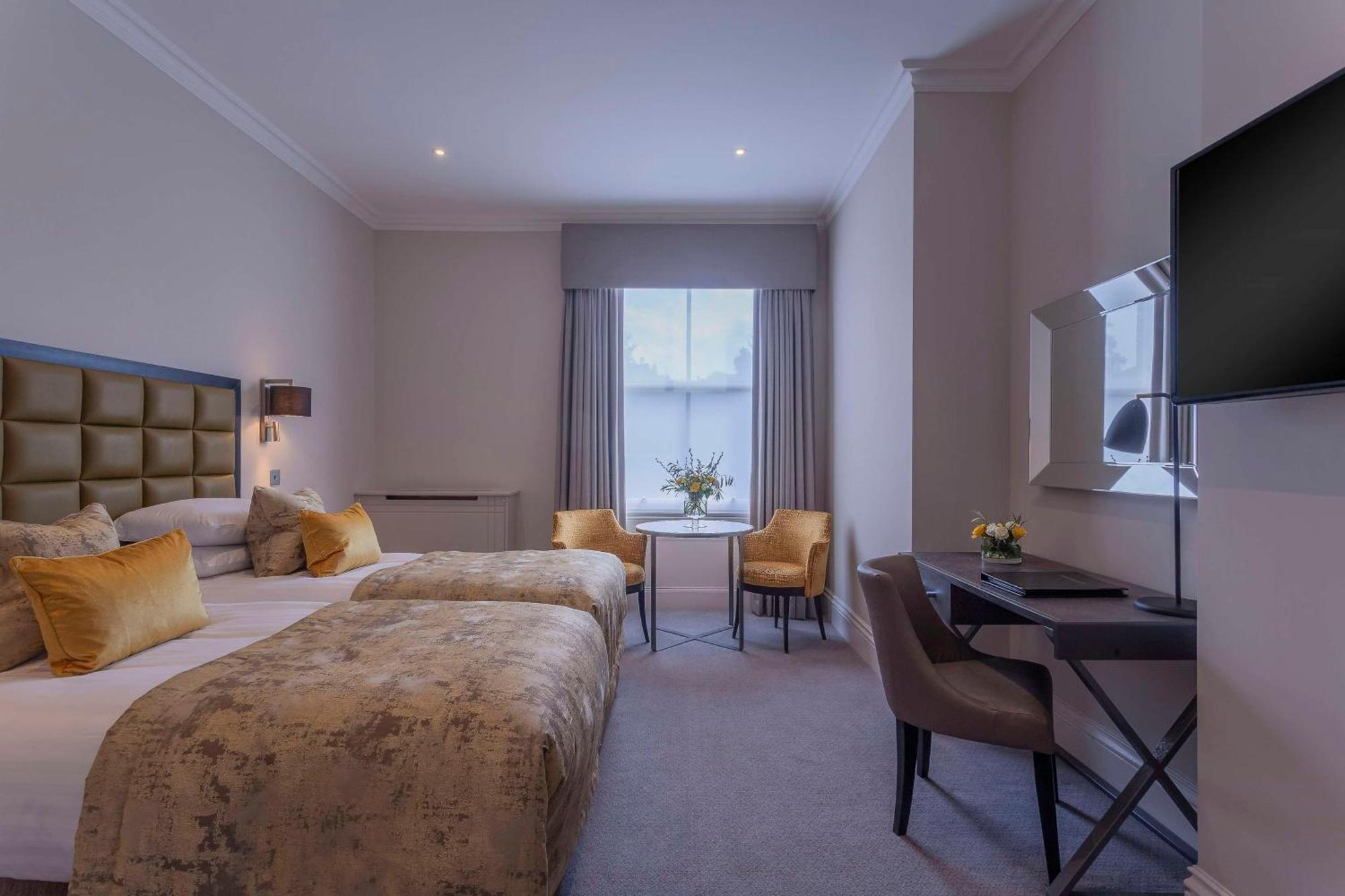 Oatlands Park Hotel Вейбридж Екстер'єр фото