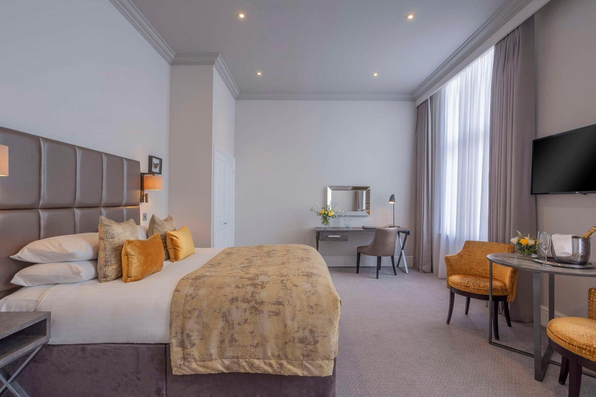 Oatlands Park Hotel Вейбридж Екстер'єр фото